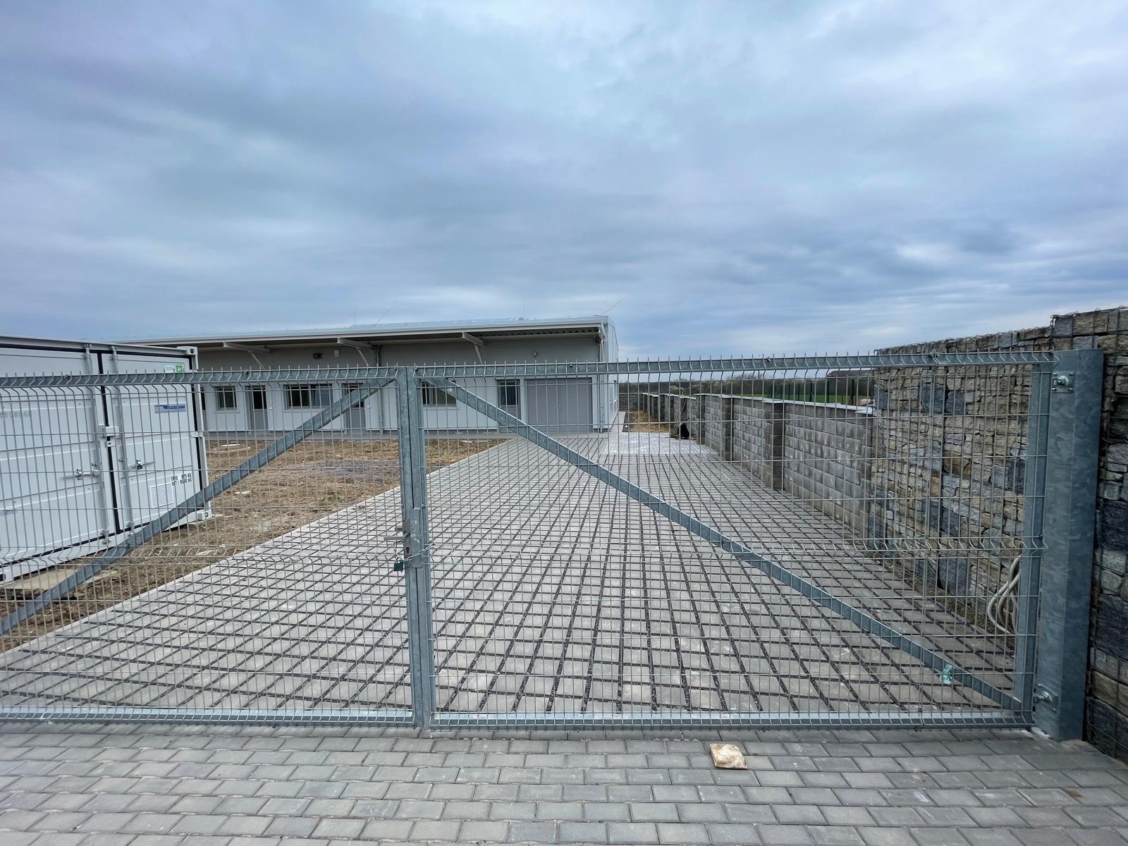 Depozitář — exteriér